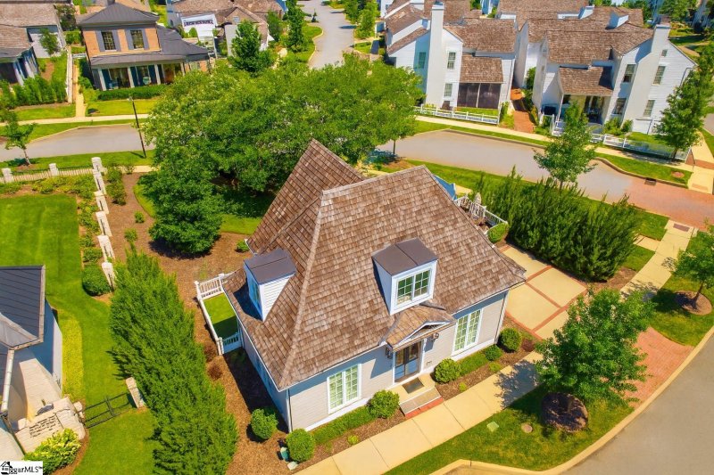Property image 5 of 33 Bowman Road in Hartness, Greenville, SC 29615