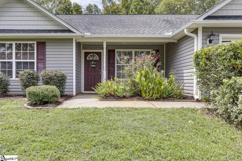 Property image 2 at 15 Patriots Pride Court, Simpsonville, SC 29680