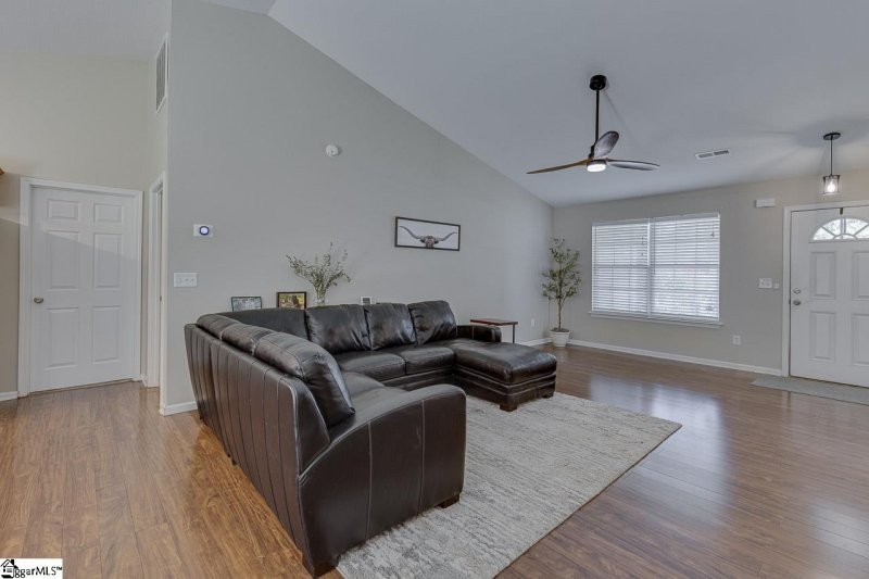 Property image 5 at 15 Patriots Pride Court, Simpsonville, SC 29680