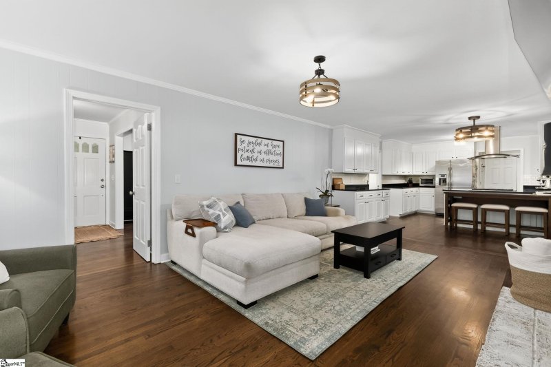 Property image 3 at 517 Kenilworth Drive, Greenville, SC 29615