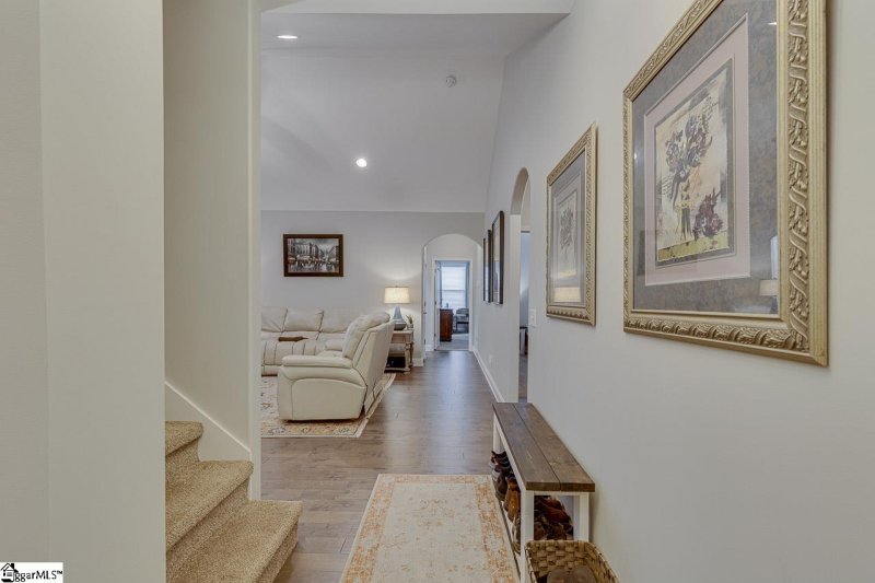 Property image 5 of 187 Bur Oak Drive in Seven Oaks, Taylors, SC 29687