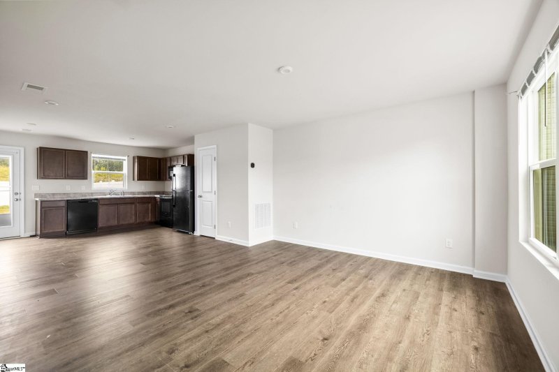 Property image 3 of 906 English Green Way in Ivy Grove, Woodruff, SC 29388
