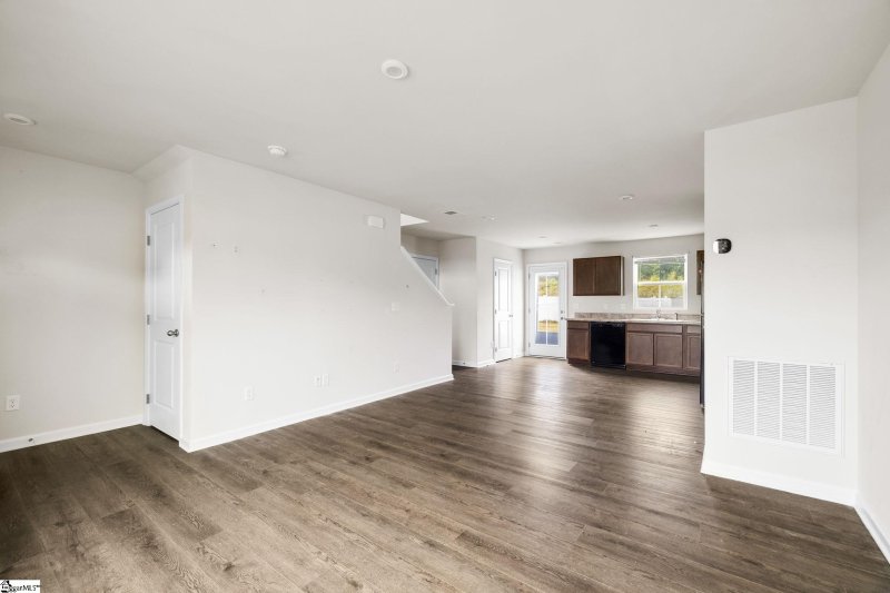 Property image 4 of 906 English Green Way in Ivy Grove, Woodruff, SC 29388