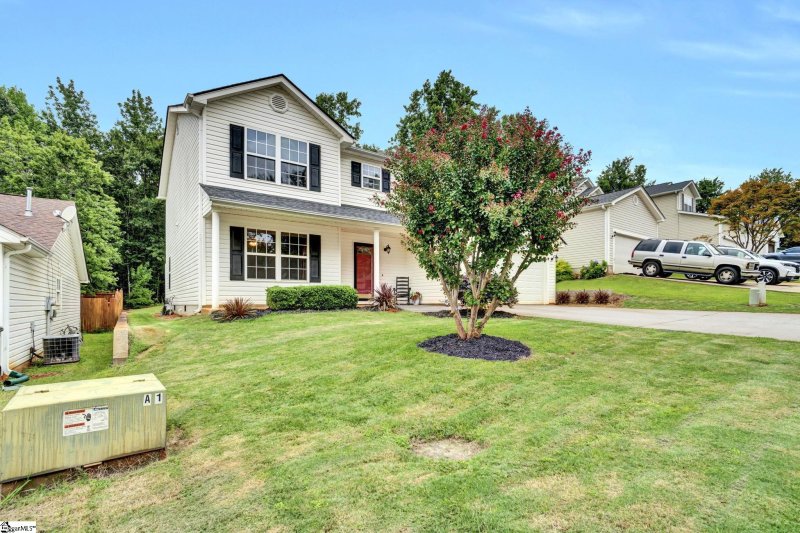 Property image 4 of 8 Kingscreek Drive in Carman Glen, Greer, SC 29650