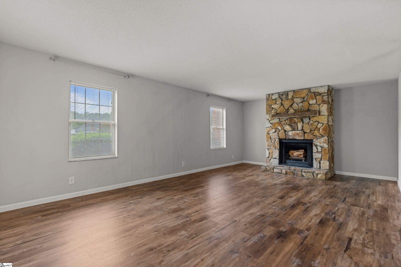 Property image 4 at 2 Birchview Street, Taylors, SC 29687-4193