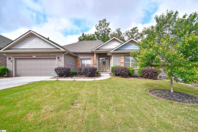 Property image 3 of 301 Beaver Lodge Way in Hidden Lake Preserve, Greenville, SC 20605
