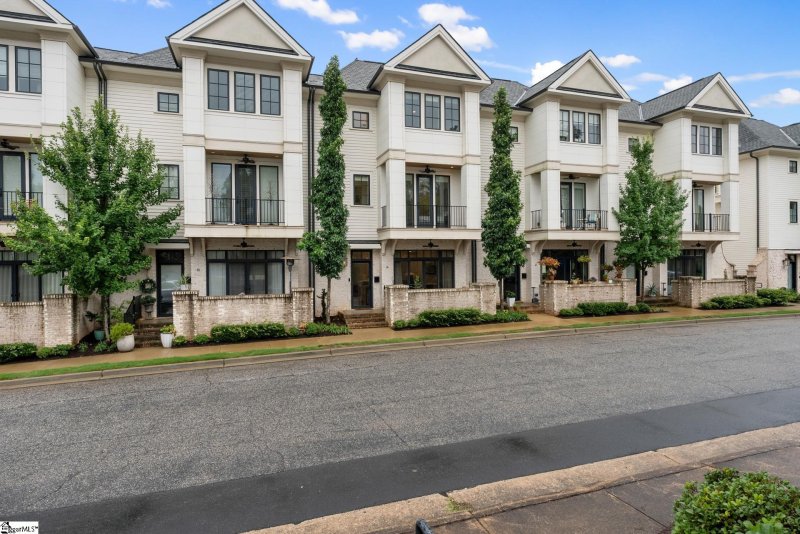 Property image 2 at 46 Claussen950 Avenue, Greenville, SC 29601