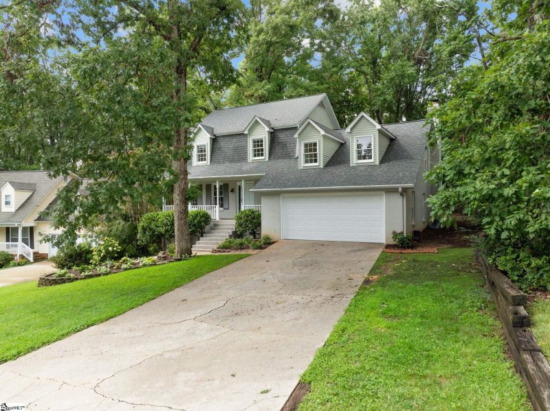 Property image 3 at 214 Appomattox Drive, Simpsonville, SC 29681