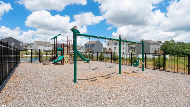 Property image 5 of 303 Silicon Drive in Chestnut Ridge, Greenville, SC 29605