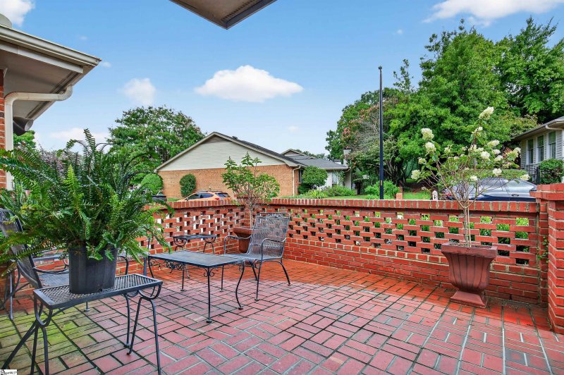 Property image 2 at 723 Quail Run, Greenville, SC 29605