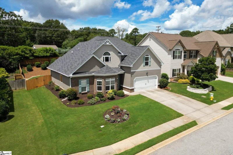 Property image 3 of 217 Lovelace Court in Adams Creek, Simpsonville, SC 29681