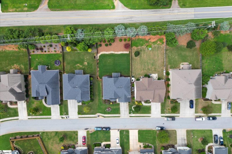 Property image 4 of 217 Lovelace Court in Adams Creek, Simpsonville, SC 29681