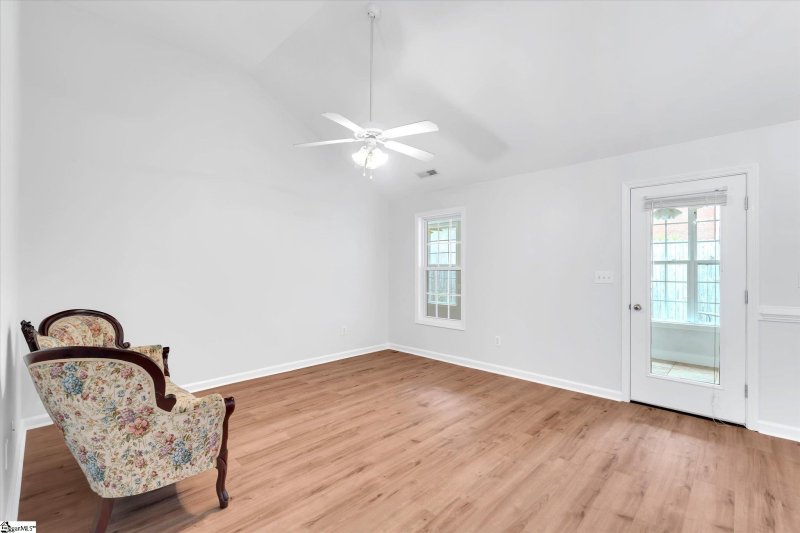 Property image 4 of 71 Huntress Drive in Foxfield Common, Greer, SC 29651