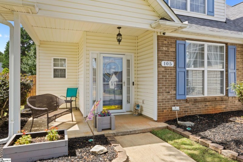 Property image 3 of 105 Worcester Lane in Hamilton Park, Easley, SC 29642