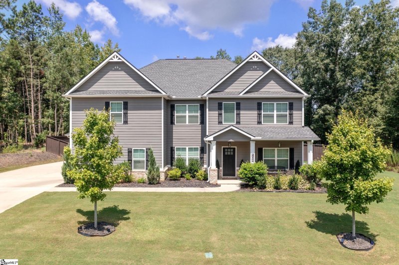 The Estates at Trollingwood, Pelzer Community