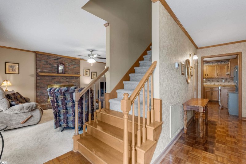 Property image 2 at 6 Milford Court, Taylors, SC 29687