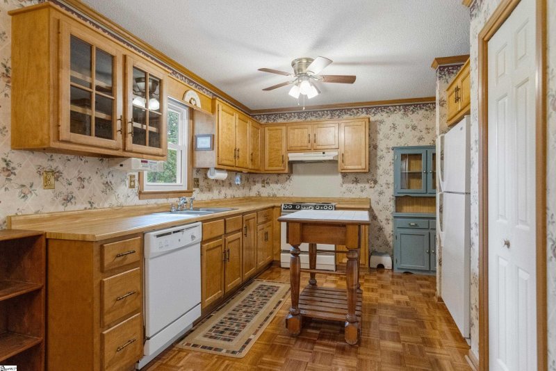 Property image 5 at 6 Milford Court, Taylors, SC 29687