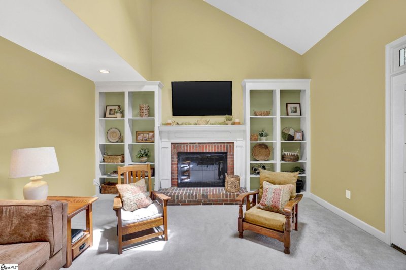 Property image 3 at 213 Winter Brook Lane, Simpsonville, SC 29681