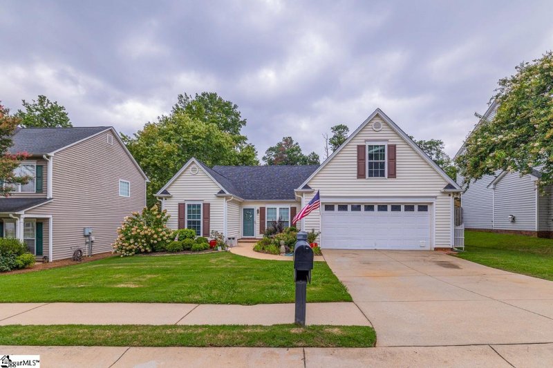 Property image 2 of 203 Crown Empire Court in Gilder Creek Farm, Simpsonville, SC 29681
