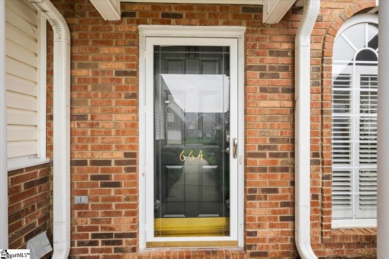 Property image 5 of 664 Ivybrooke Avenue in Ivybrooke, Greenville, SC 29615