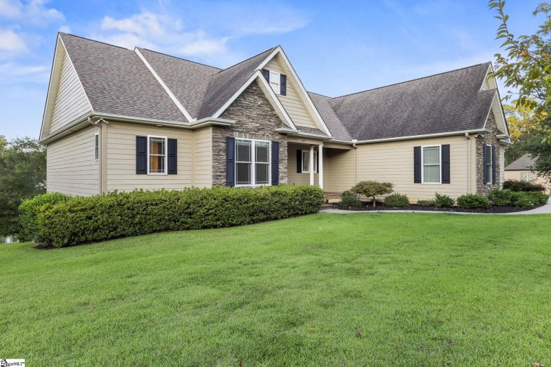 Property image 2 at 137 Crawford Lake Drive, Easley, SC 29642