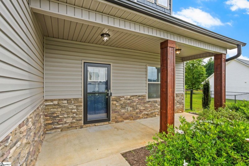 Property image 3 at 100 Hershey Drive, Piedmont, SC 29673
