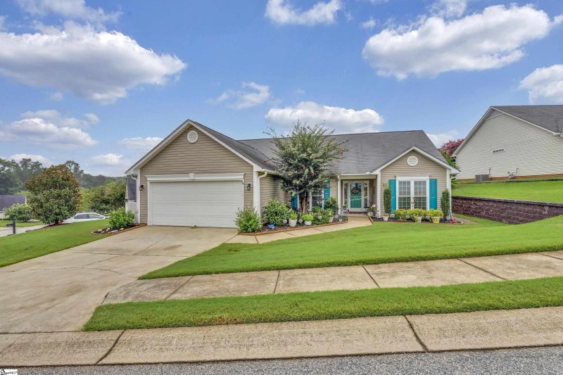 Property image 2 of 304 Lexington Place Way in Lexington Place, Greenville, SC 29615