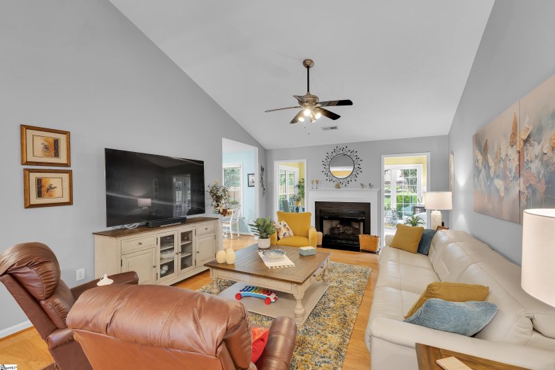 Property image 4 of 304 Lexington Place Way in Lexington Place, Greenville, SC 29615