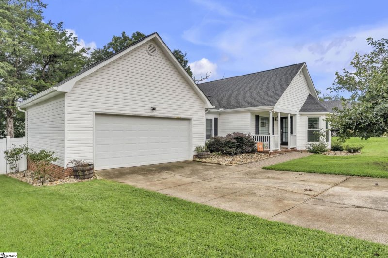 Property image 3 at 30 Northfield Lane, Simpsonville, SC 29681