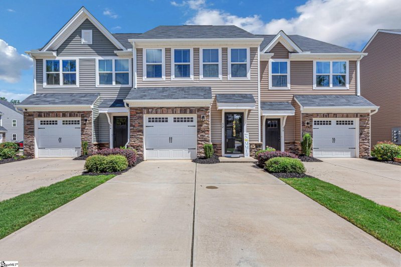 South Main Townes, Greer Community