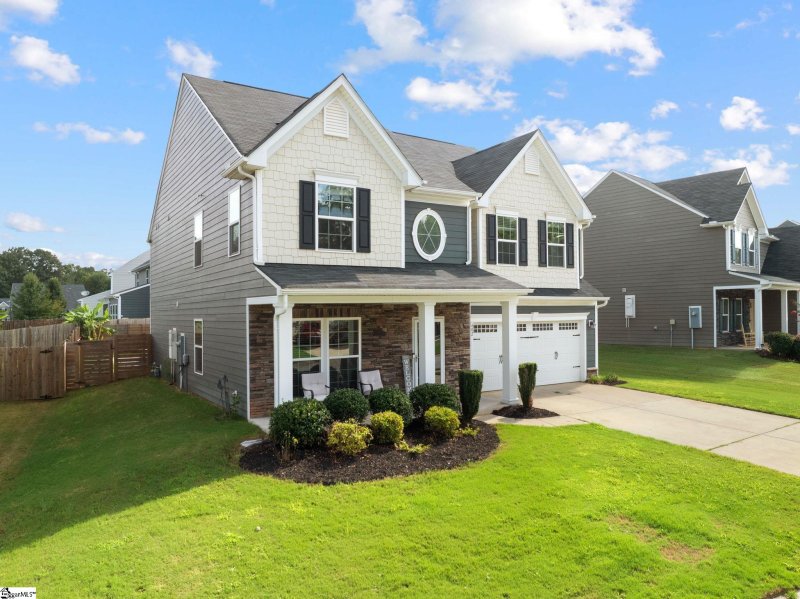 Property image 2 of 402 Front Porch Drive in The Village at Fountain Inn, Fountain Inn, SC 29644