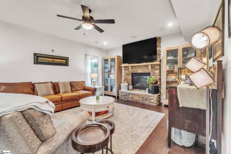 Property image 3 of 723 Windward Lane in Rainwater, Duncan, SC 29334