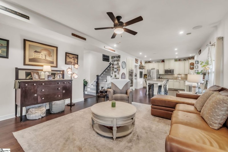 Property image 4 of 723 Windward Lane in Rainwater, Duncan, SC 29334