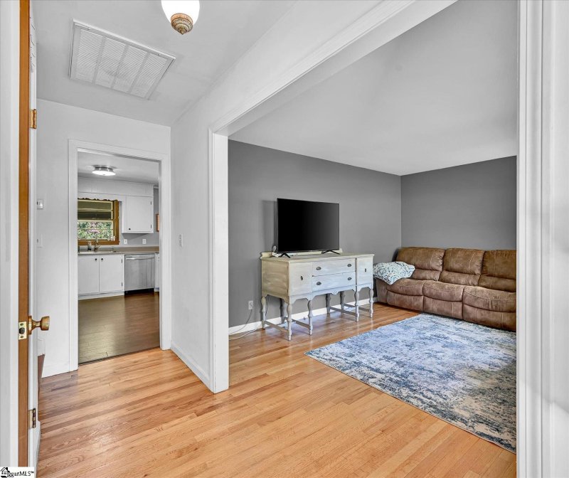 Property image 3 at 107 Meadow Lane, Liberty, SC 29657