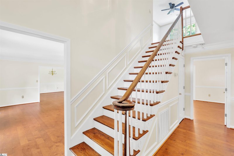 Property image 2 at 218 Fairview Drive, Greenville, SC 29609