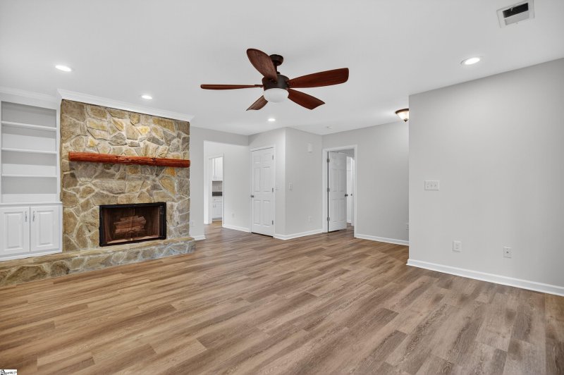 Property image 4 at 102 Harness Trail, Simpsonville, SC 29681