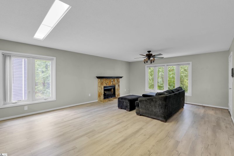 Property image 3 at 405 Northlake Drive, Anderson, SC 29625