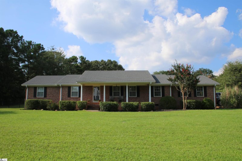 Colonial Acres, Greenville Community