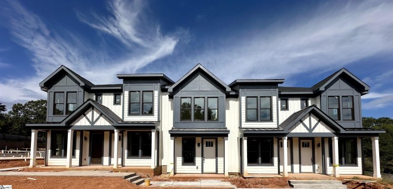 Hawthorne Summit, Greenville Community