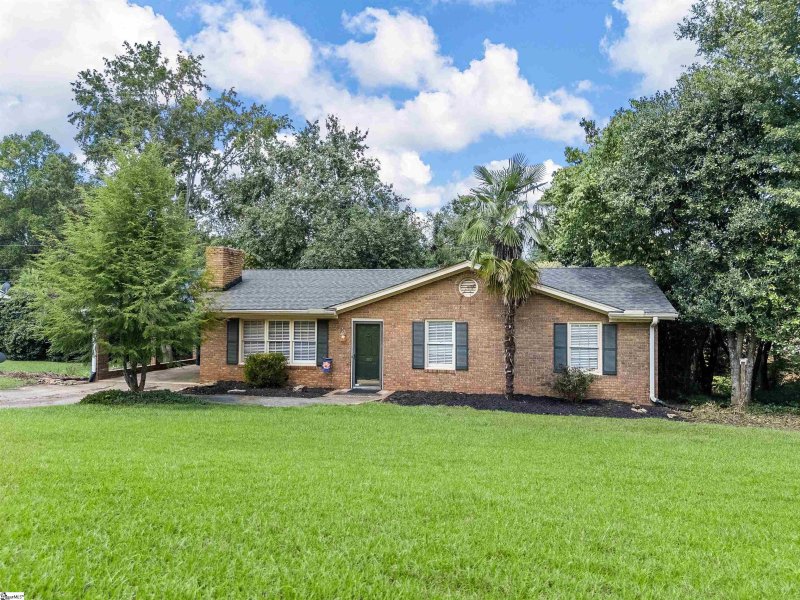 Property image 2 of 100 Eisenhower Street in Crestview Heights, Easley, SC 29642