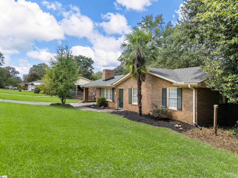Property image 3 of 100 Eisenhower Street in Crestview Heights, Easley, SC 29642