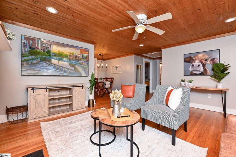 Property image 5 of 121 Bleckley Avenue in Fair Heights, Greenville, SC 29607