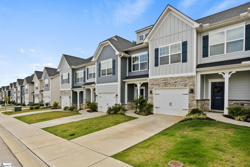 Property image 2 of 403 Hartland Place in Grandview Townes, Simpsonville, SC 29680