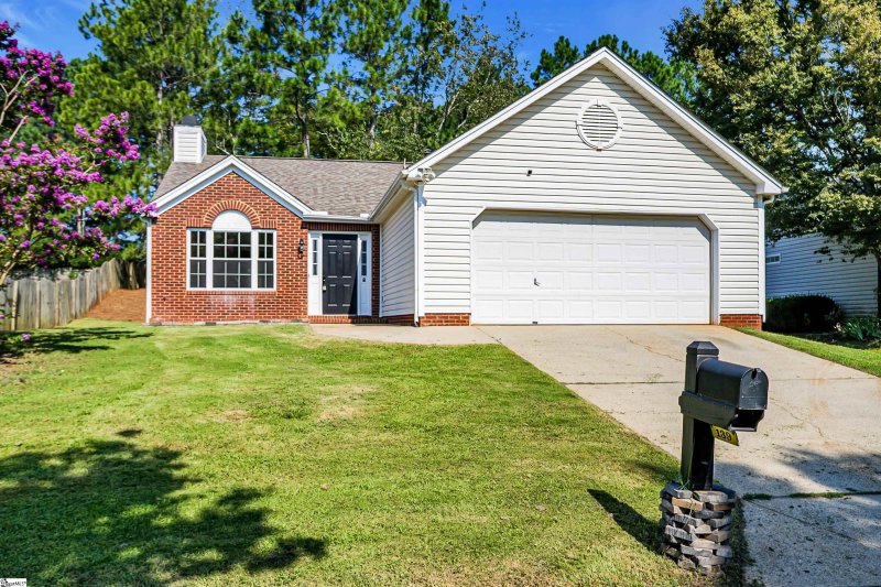 Property image 2 at 139 Bonnie Woods Drive, Greenville, SC 29605