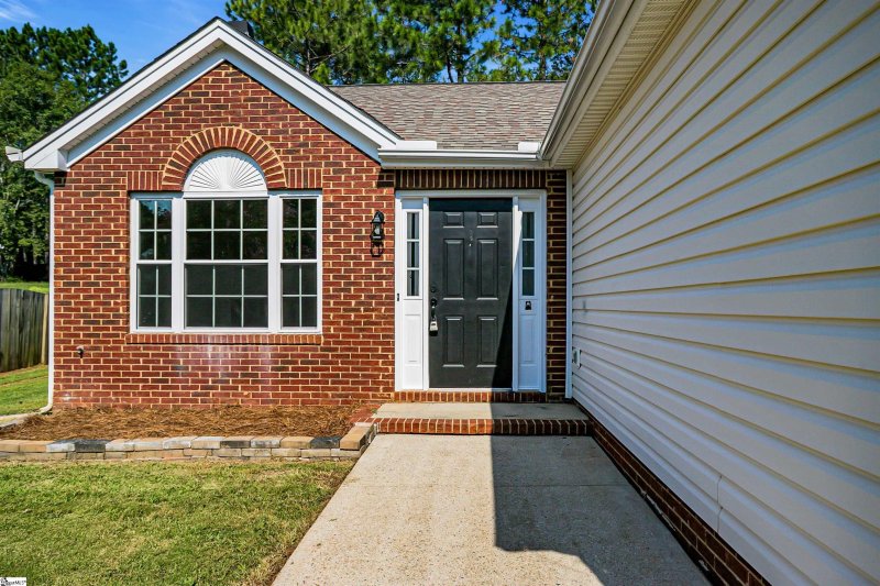 Property image 3 at 139 Bonnie Woods Drive, Greenville, SC 29605