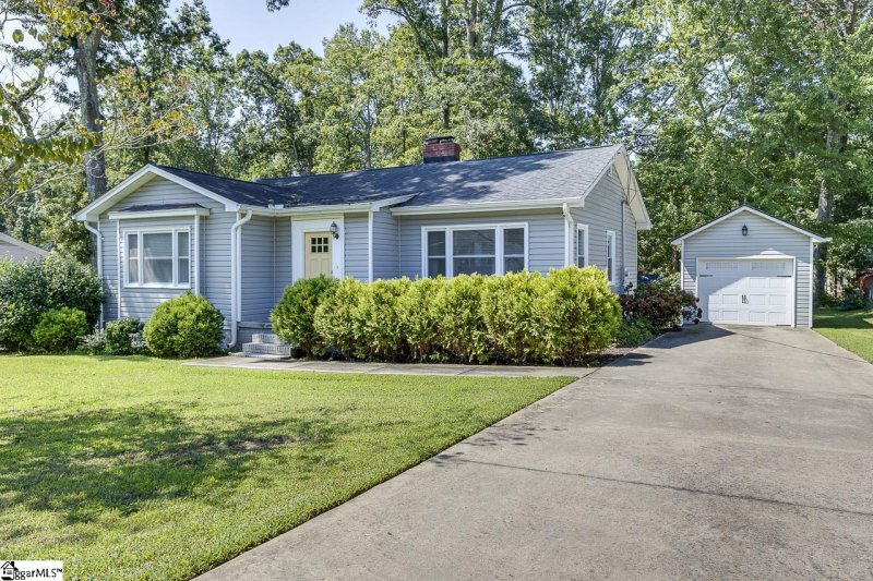 Pine Brook, Taylors Community