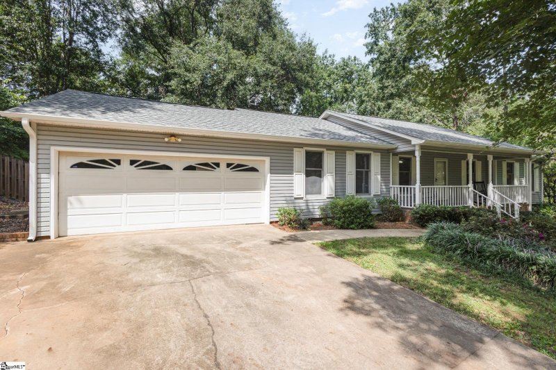 Property image 2 of 111 Castleford Road in Wellington West, Moore, SC 29369