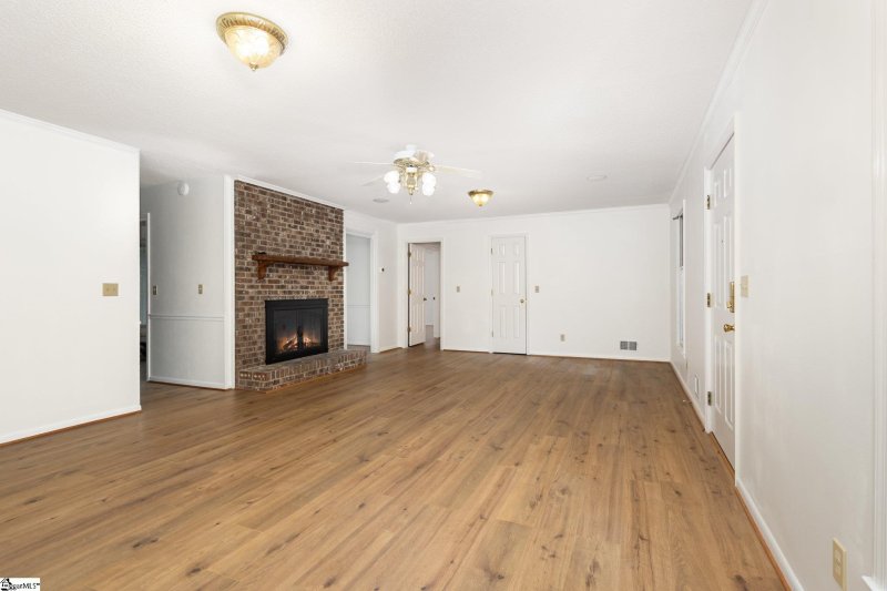 Property image 5 of 111 Castleford Road in Wellington West, Moore, SC 29369