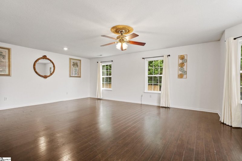 Property image 4 at 7 Viking Drive, Greer, SC 29651-5272