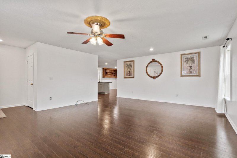 Property image 5 at 7 Viking Drive, Greer, SC 29651-5272